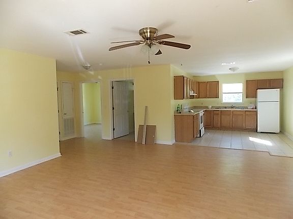 3rd image of 4340 Lake St