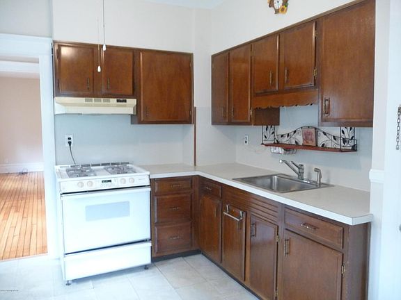 2nd image of 18 Bigelow St