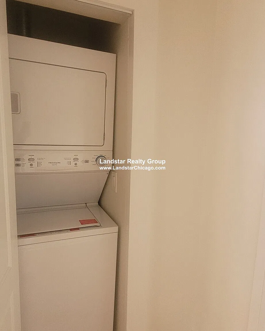 2 bed, 1.0 bath, 1050 sqft, $1,950 — Photo 4