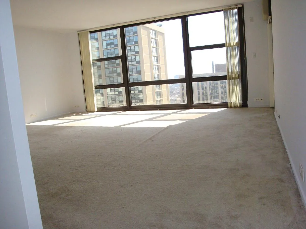 1 bed, 816 sqft, $1,700 — Photo 3