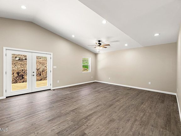3rd image of 3125 Greenway Dr Lot 4R