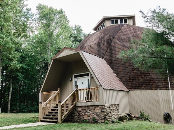 226 Twin Oaks Lane Flt, Ikes Fork, WV 24845
