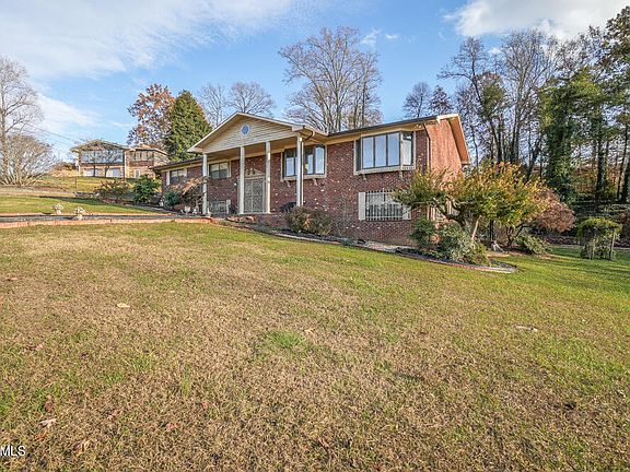 3rd image of 1242 Top Hill Cir