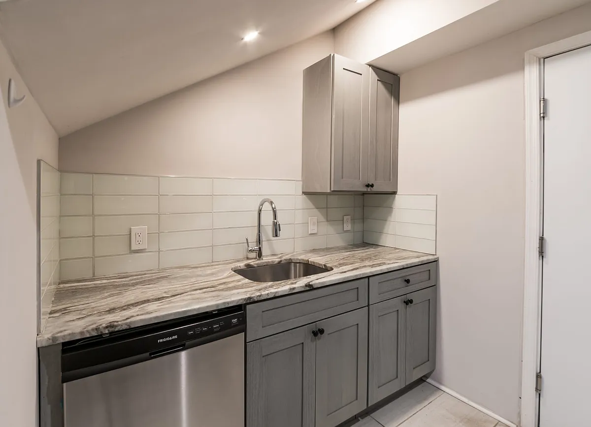 Building Photo - 46 S 44th St #A