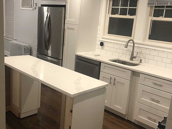 5th image of 428 Fern Ave