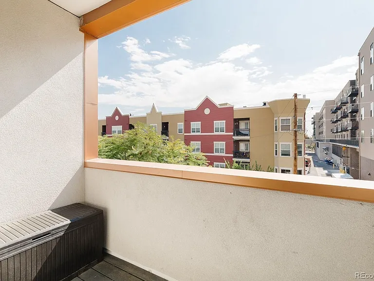 2729 W 28th Ave #301 — Photo 4