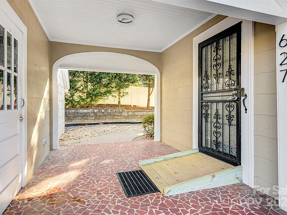 4th image of 627 8th Street Dr NW