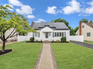 46 Jamaica Ave, Plainview, NY 11803