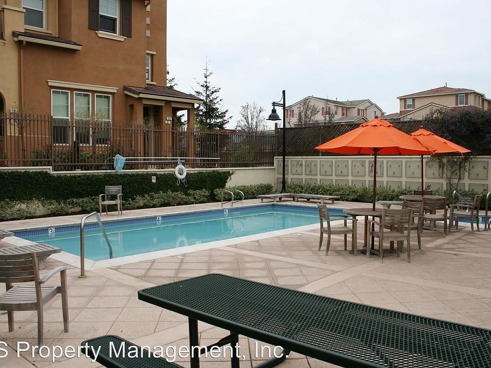1st image of 59 Bettencourt Way
