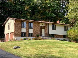 10 Whitehall Rd, Poughkeepsie, NY 12603