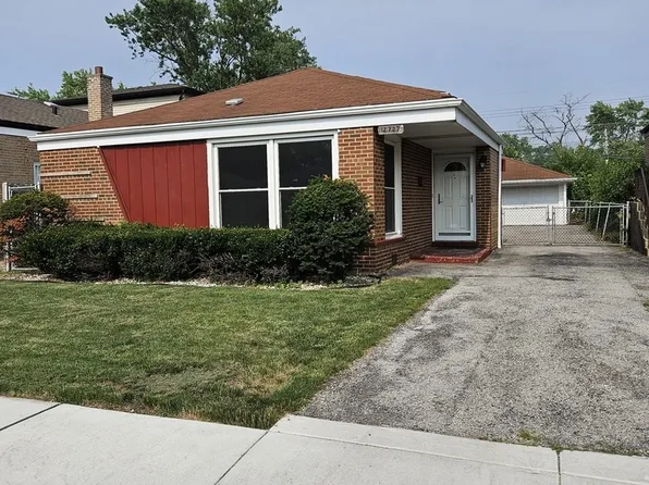 12727 S Carpenter St, Calumet Park, IL 60827