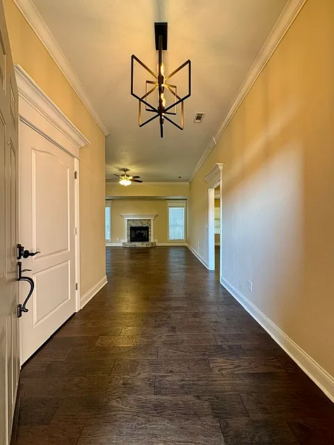 1591 London Terrace - 1 — Photo 3
