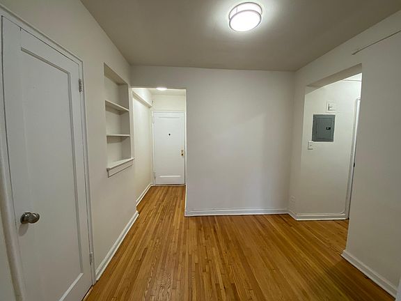 5th image of 141-30 Pershing Cres #5D