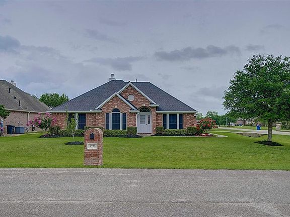 2nd image of 9719 Piney Point Cir