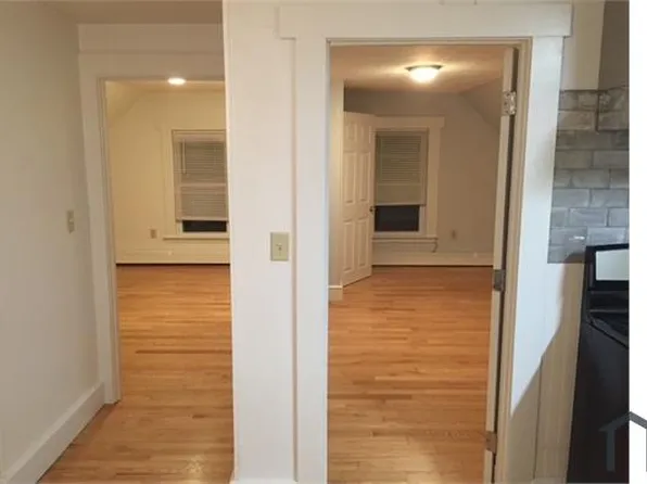 30 Warner St #3, Gloucester, MA 01930