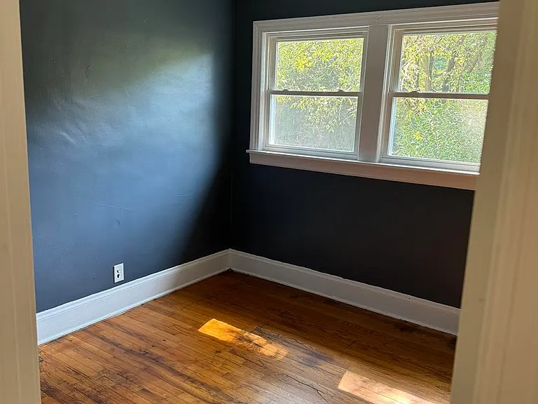 128 Lowell St — Photo 17