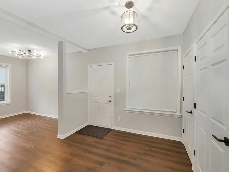 1232 W Huron St — Photo 4
