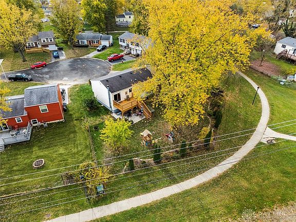4th image of 136 Wickham Farm Dr