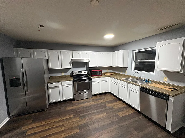 4134 Apple Creek Dr — Photo 3
