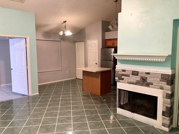 3rd image of 2961 W Avenida Destino