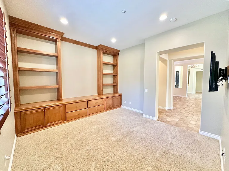 933 Highland Park — Photo 46