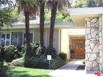 2nd image of 3308 Emerald Isle Dr