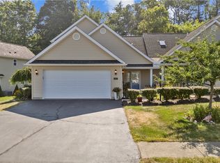 102 Westminster Dr, Pittsburgh, PA 15229