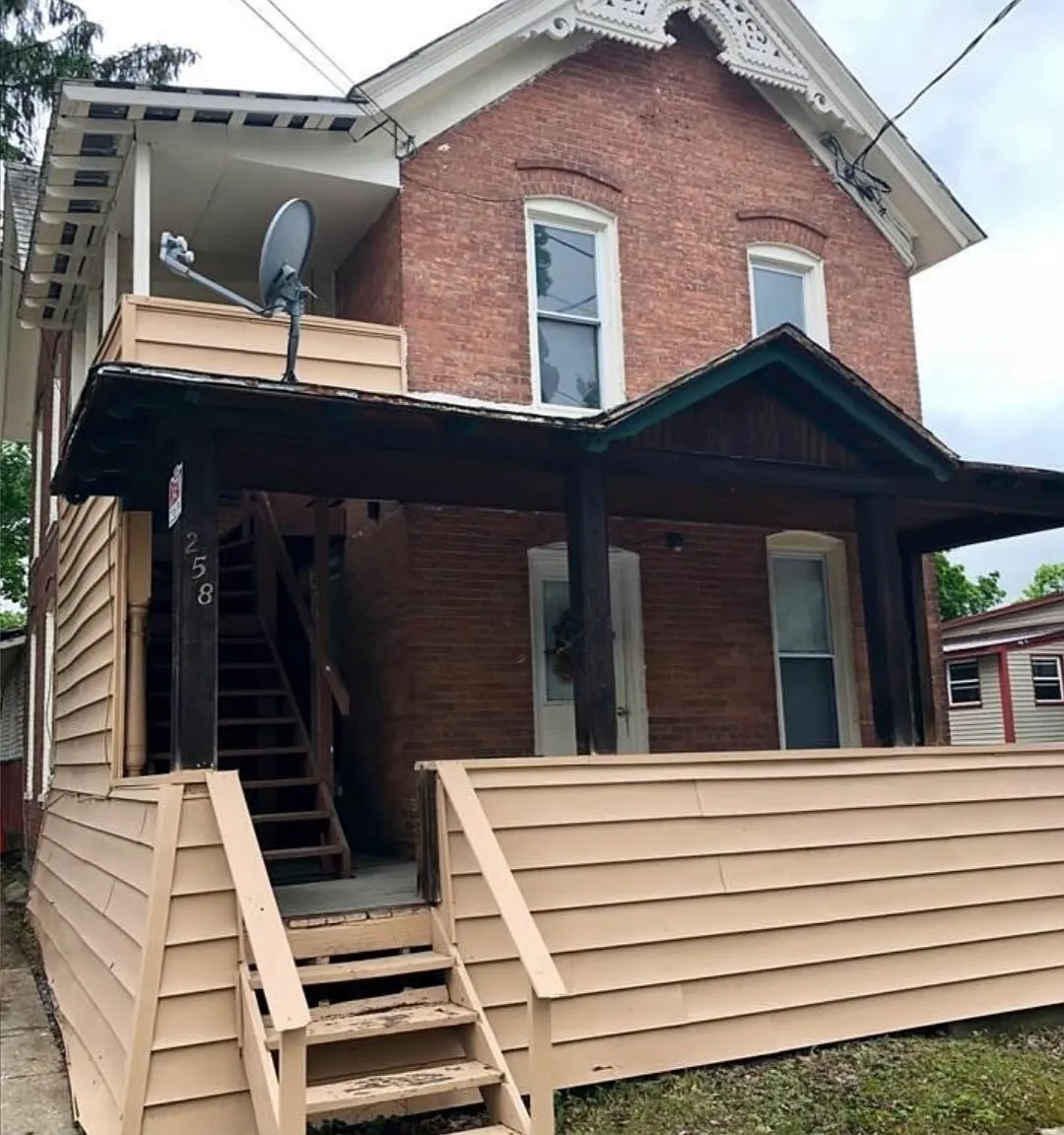 258 Main St — Photo 4