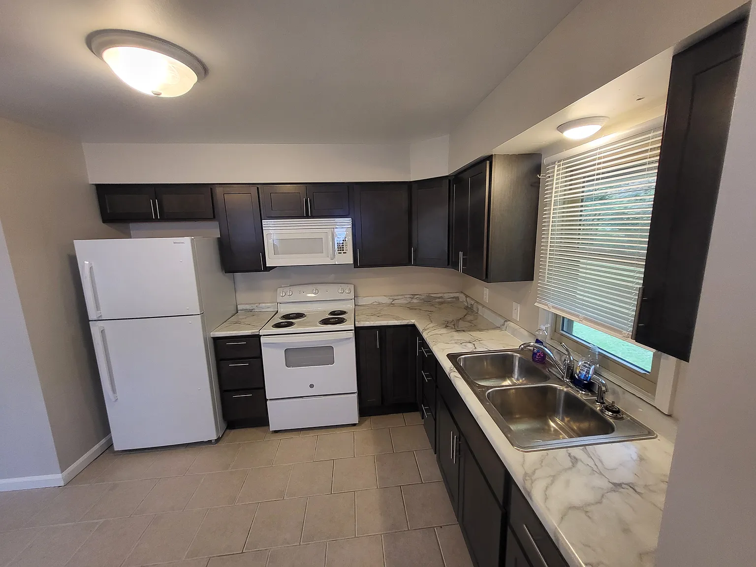 2 bed, 850 sqft, $1,100 — Photo 4