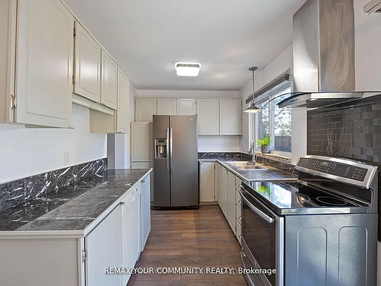 1020 Central Park Dr #39 — Photo 5