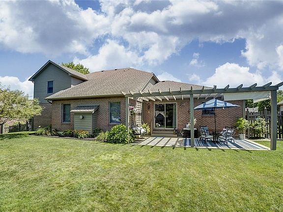 2nd image of 319 Shadowood Dr