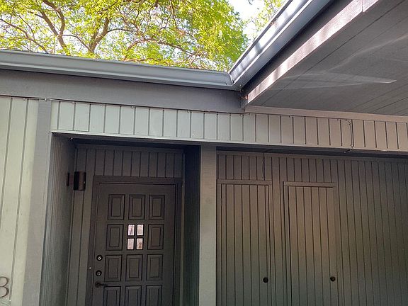 4th image of 2210 Trailside Dr #B