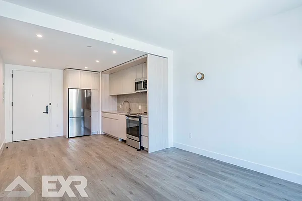 Rented by EXR | media 19