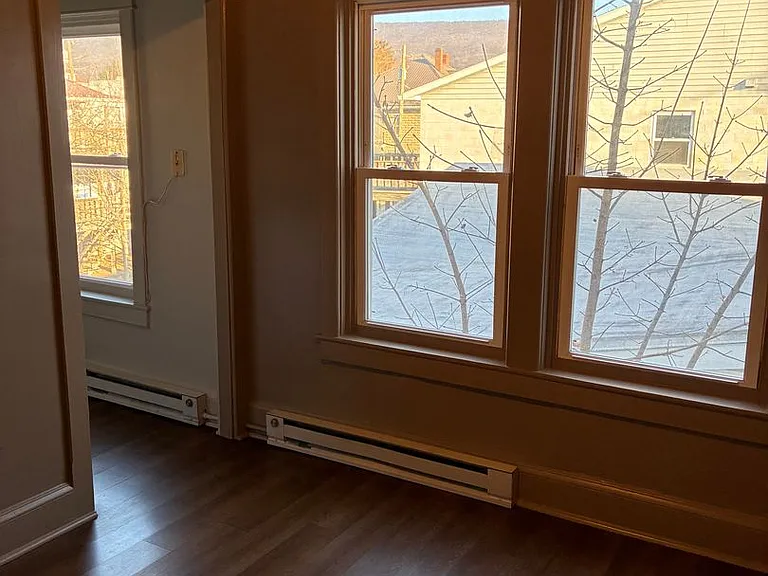 206 Lincoln Way E — Photo 15