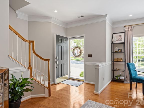 5th image of 9711 Sunset Grove Dr