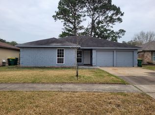 1729 Capri Ln, Seabrook, TX 77586