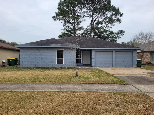 1729 Capri Ln, Seabrook, TX 77586