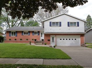104 Twinbrook Dr, Perrysburg, OH 43551