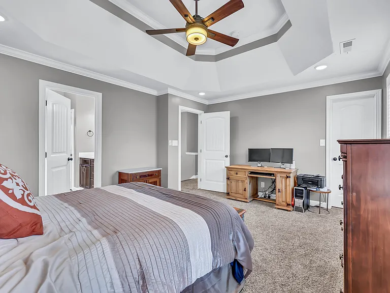 109 Easton Dr — Photo 17