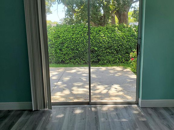 5th image of 2214 Lauren Dr