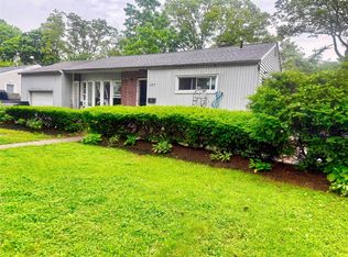 277 Phyllis Dr, Patchogue, NY 11772
