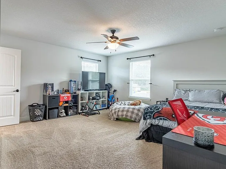 2025 Sunset Pine Way — Photo 2