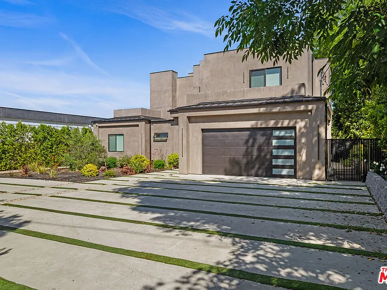 5826 Corbin Ave — Photo 5