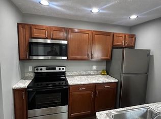 27 Nottingham Dr, Chatham, IL 62629