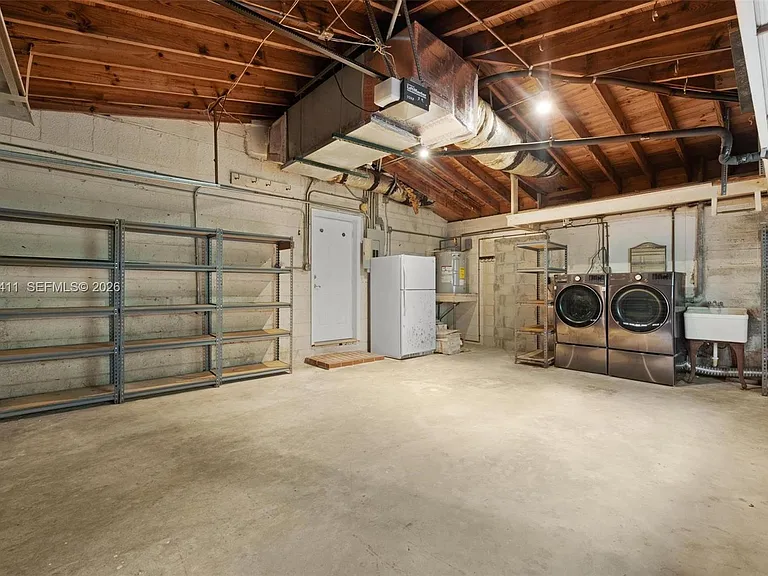 1246 Algardi Ave — Photo 35