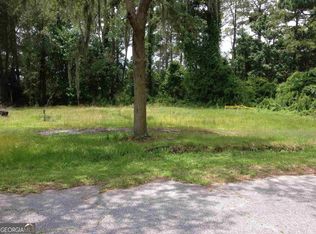 429 Pelican Cir, Woodbine, GA 31569