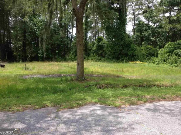 429 Pelican Cir, Woodbine, GA 31569