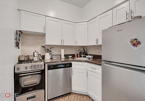 2nd image of 61 W 85th St APT 4B