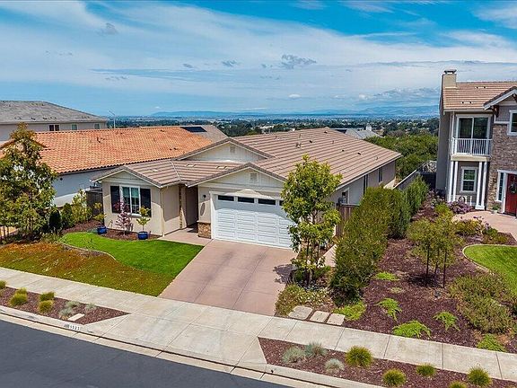 2nd image of 1523 Copperberry Way