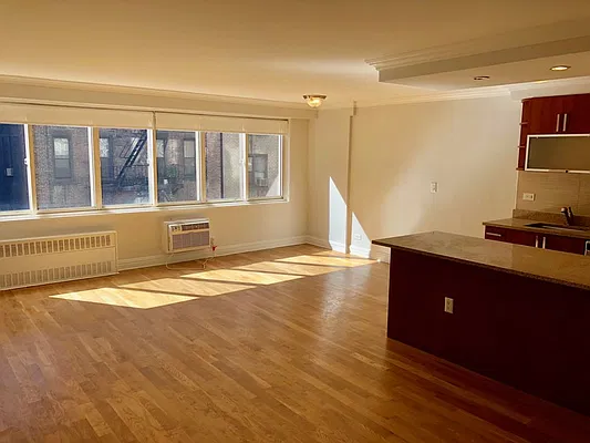 Rented by Silverstreet RE LLC | media 6